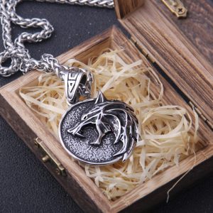 Wizard Wolf Head Pendant Necklace With Gothic Viking Style